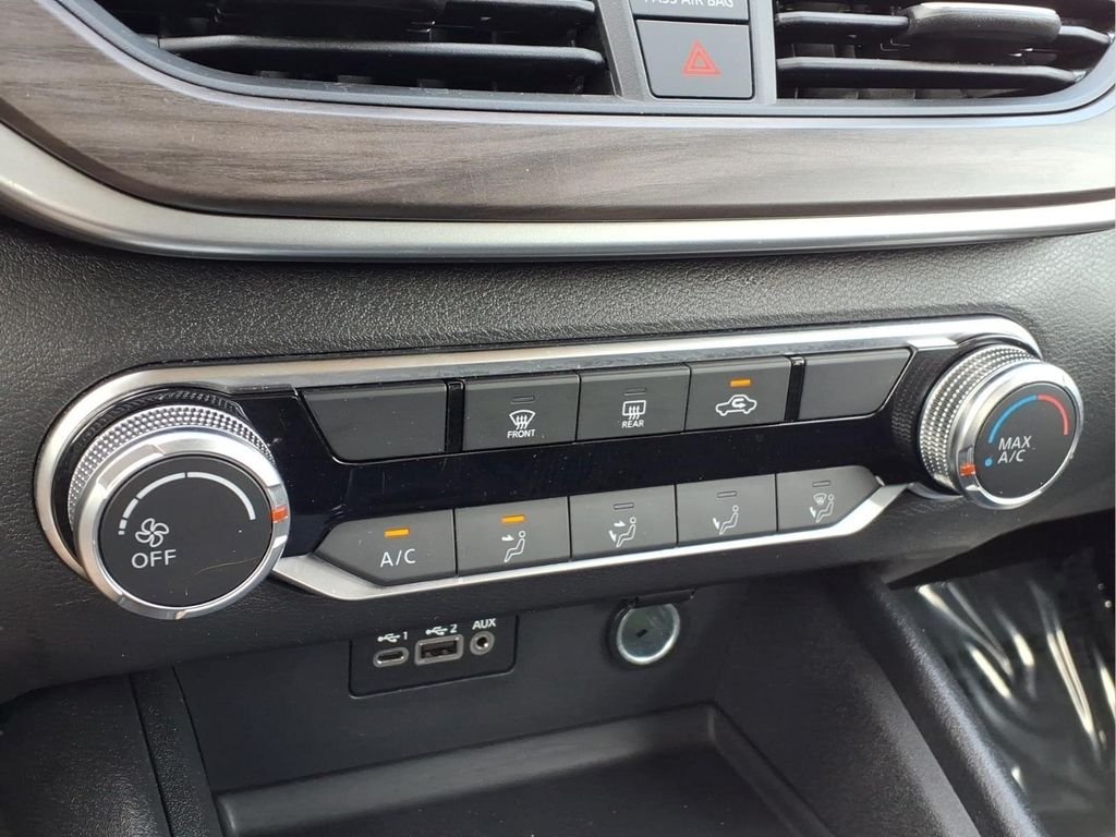 2025 Nissan Altima SV - Photo 15
