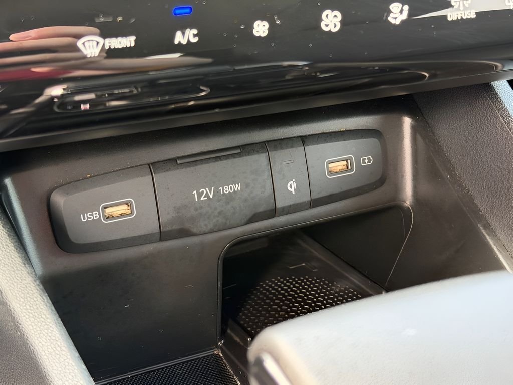 Used 2024 White Pearl Hyundai SEL image 25