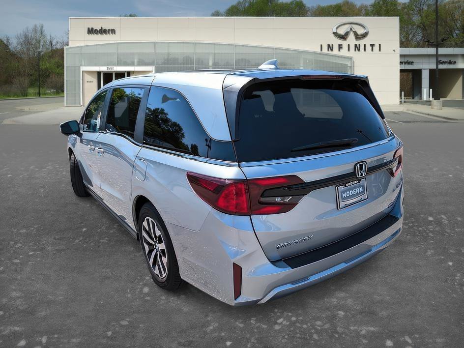 Used 2025 Solar Silver Metallic Honda EX-L image 5