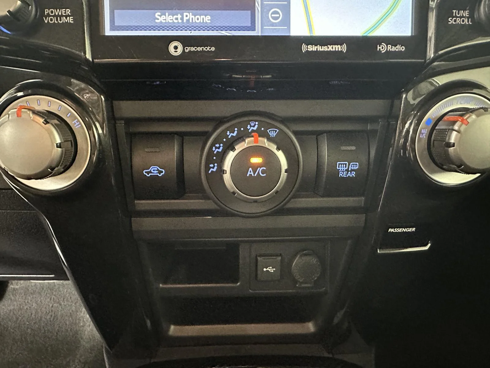 Used 2020 Super White Toyota TRD Off Road Premium image 33