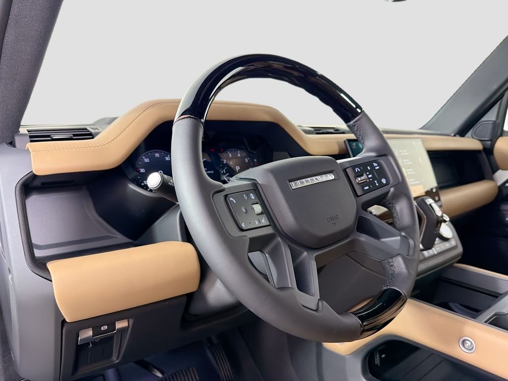 New 2026 Fuji White Land Rover X-Dynamic SE image 9