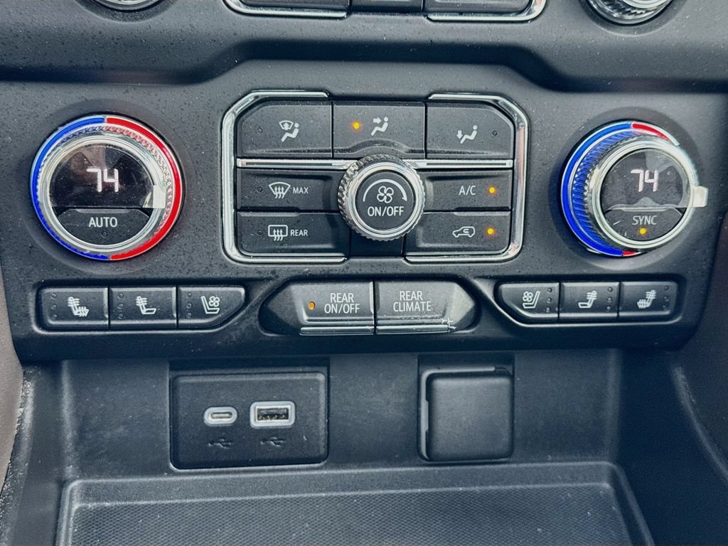 Used 2022 MIDNIGHT BLUE METALLIC GMC SLT image 18