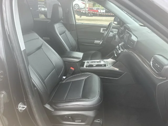 Certified Used 2023 Black Ford Limited image 35