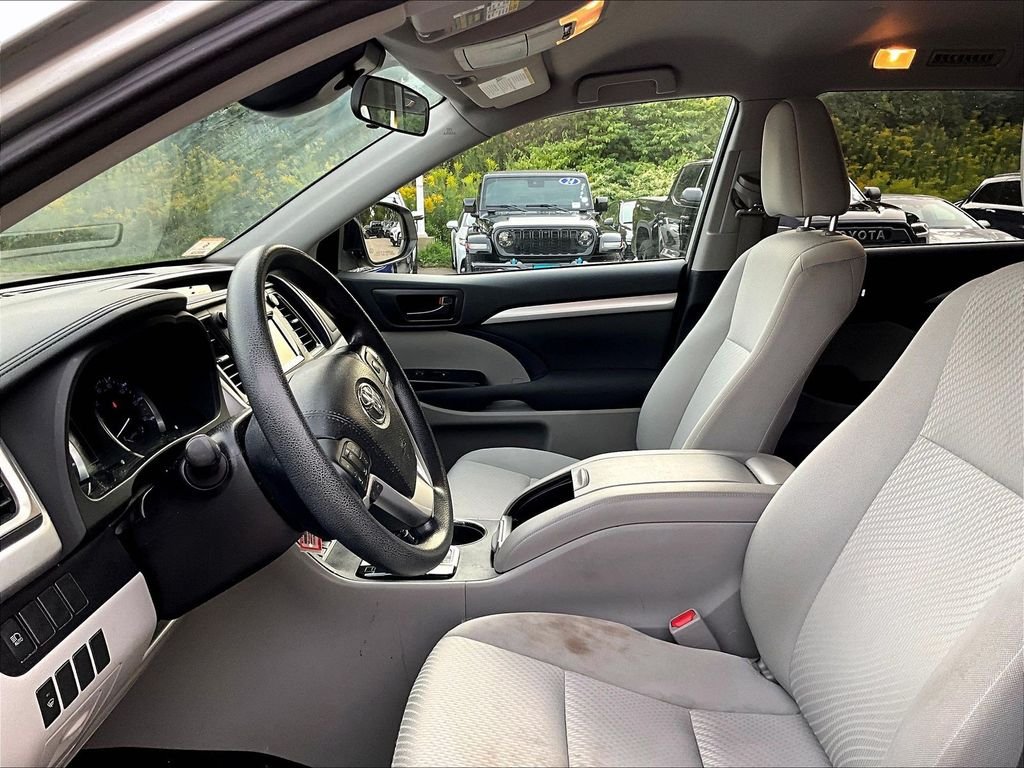 Certified Used 2018 Silver Toyota LE image 4