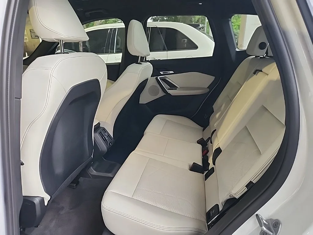 Used 2026 Alpine White BMW xDrive28i image 3