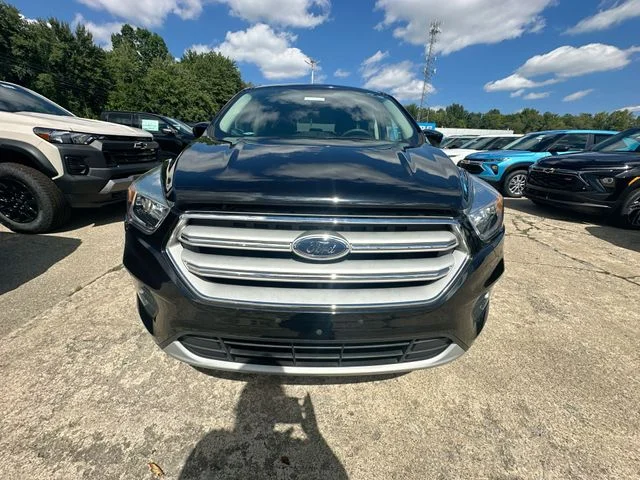 Used 2019 Black Ford SE image 34