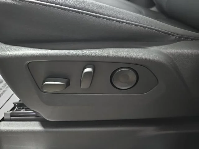 New 2026 Summit White Chevrolet LT Trail Boss image 29