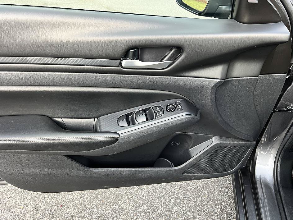 Certified Used 2025 Gun Metallic Nissan SV image 19