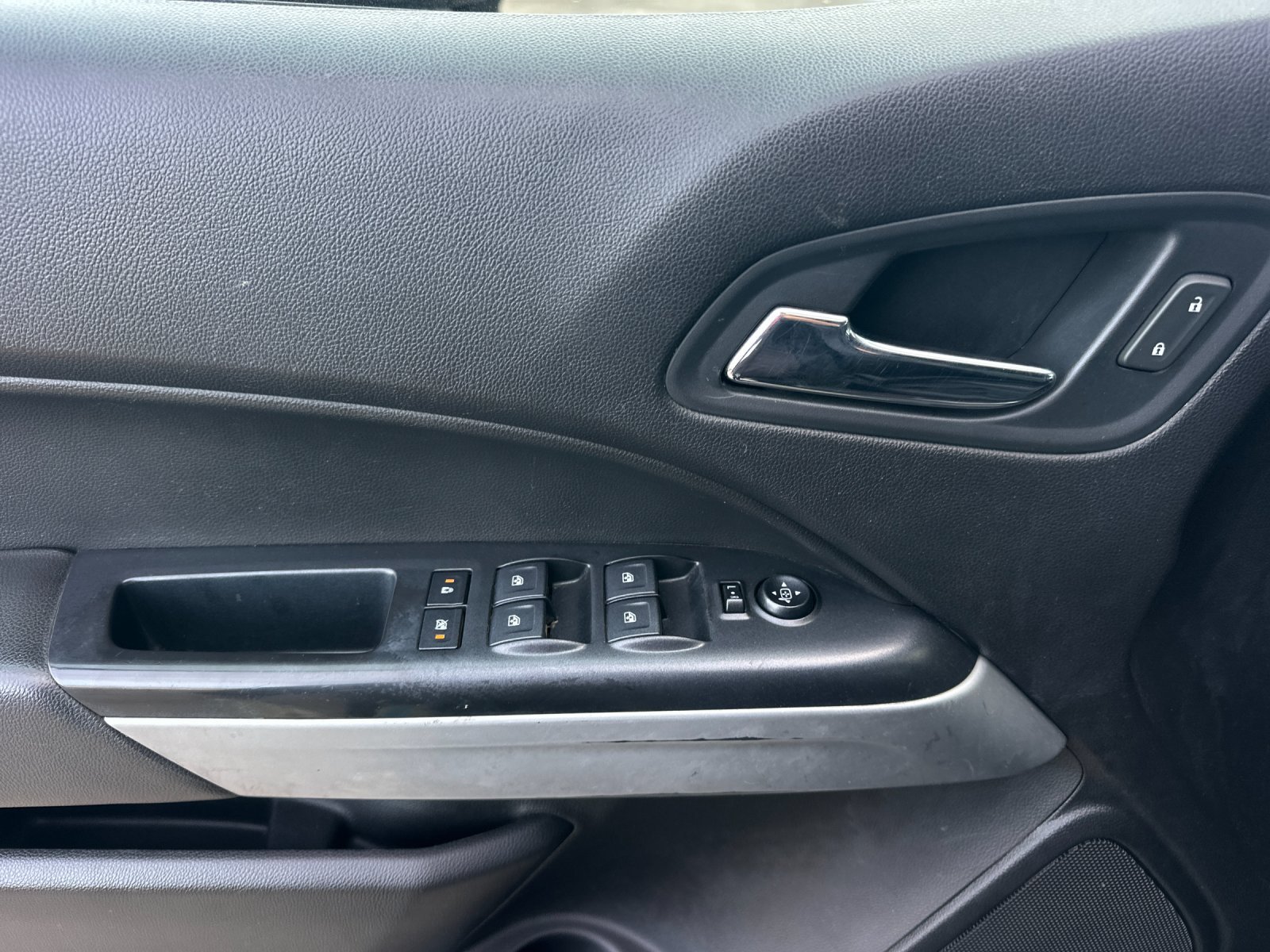 Used 2018 Deepwood Green Metallic Chevrolet ZR2 image 11