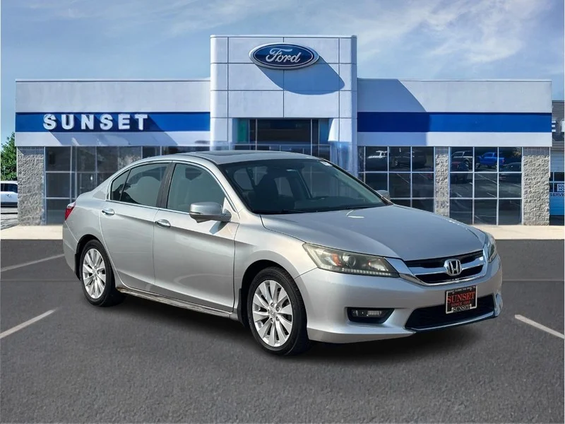 Used 2014 Alabaster Silver Metallic Honda EX image 1