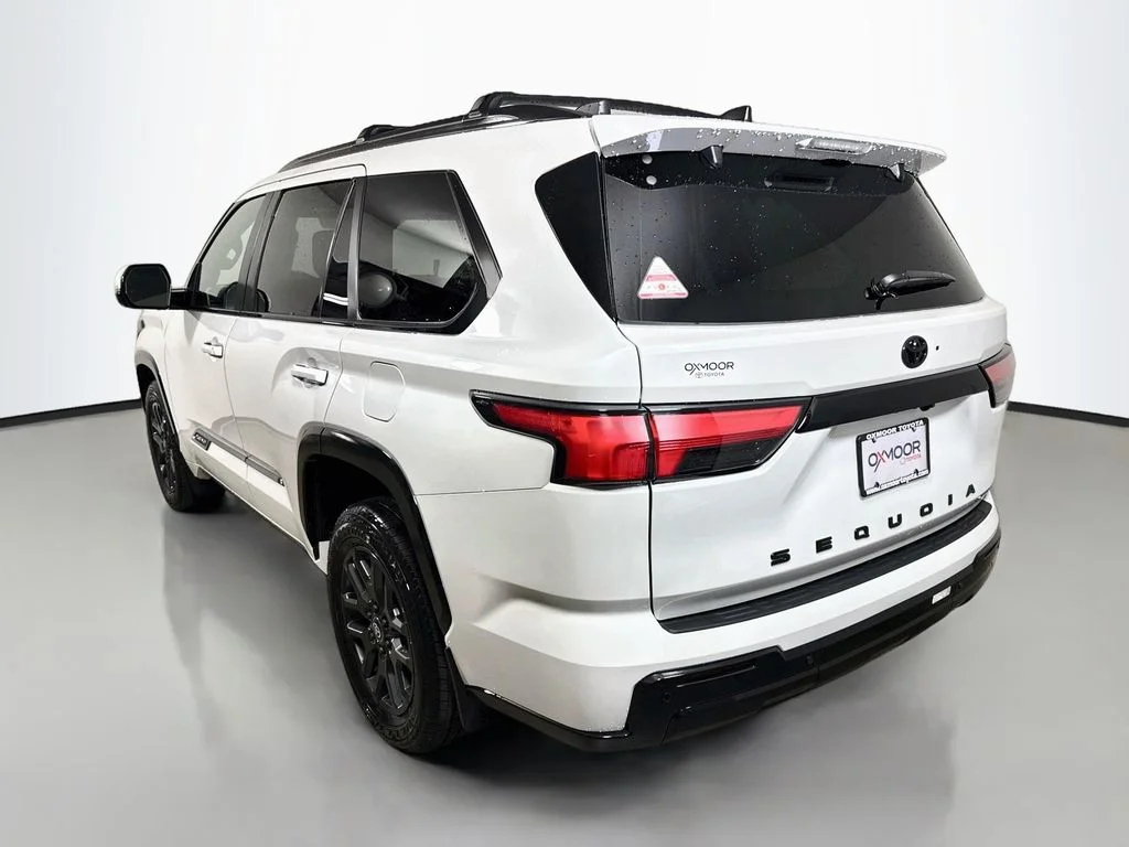 New 2026 Wind Chill Pearl Toyota Platinum image 5