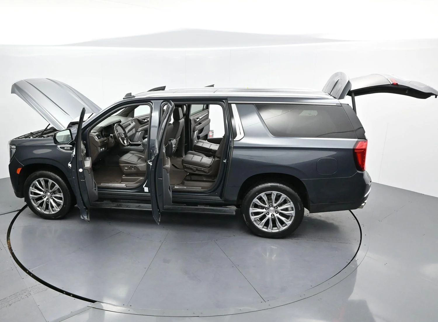 Used 2021 Hunter Metallic GMC Denali image 44