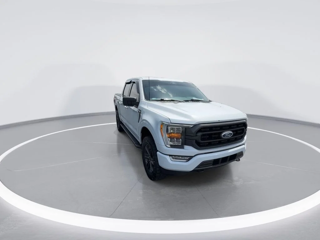 Used 2022 White Ford XLT image 4