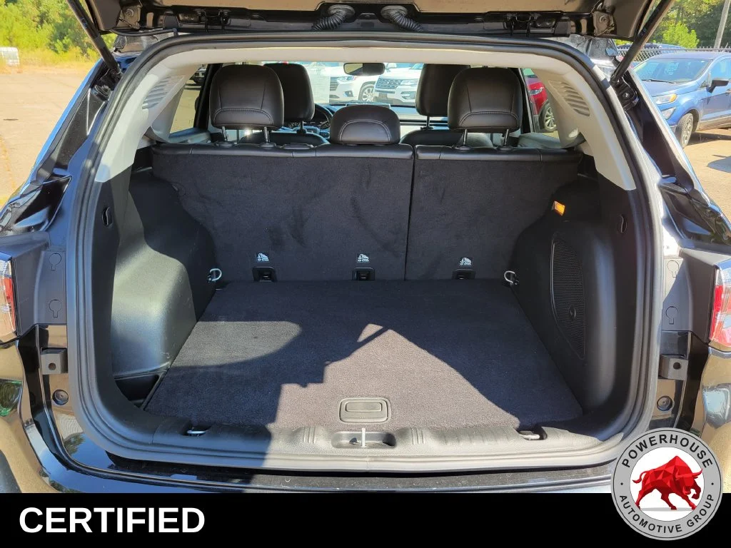 Used 2022 Black Jeep Latitude Lux image 14