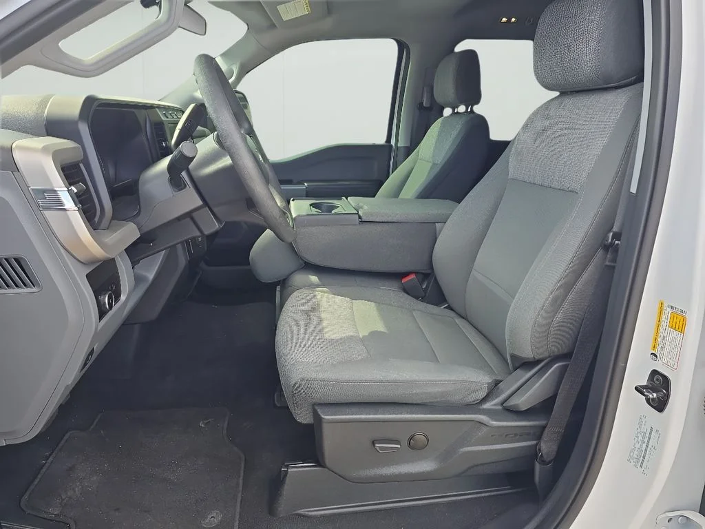 Used 2024 Oxford White Ford XLT image 37