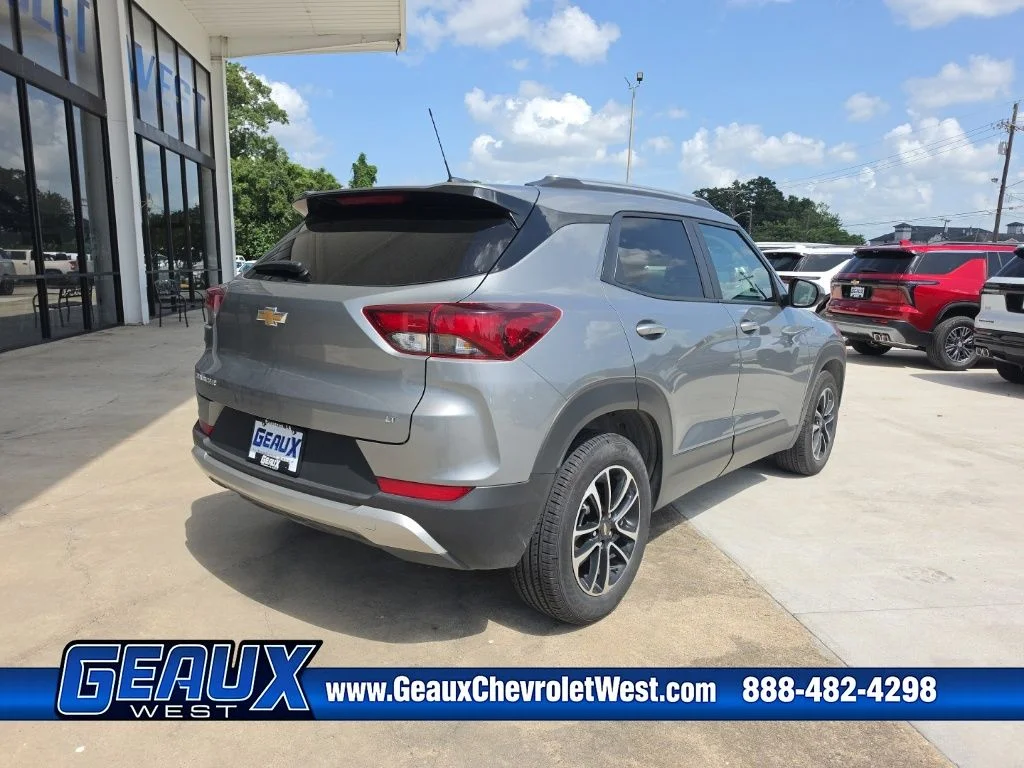 Used 2025 Gray Chevrolet LT image 9