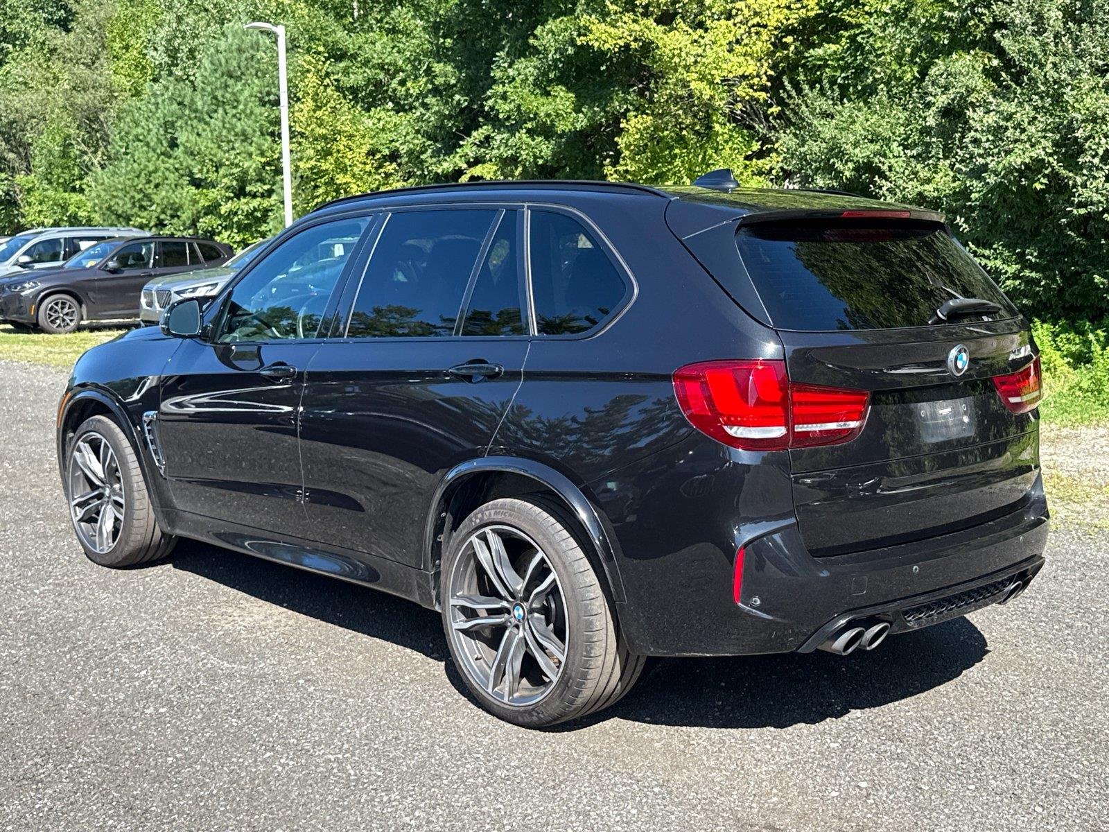 Used 2018 Black Sapphire Metallic BMW  image 7
