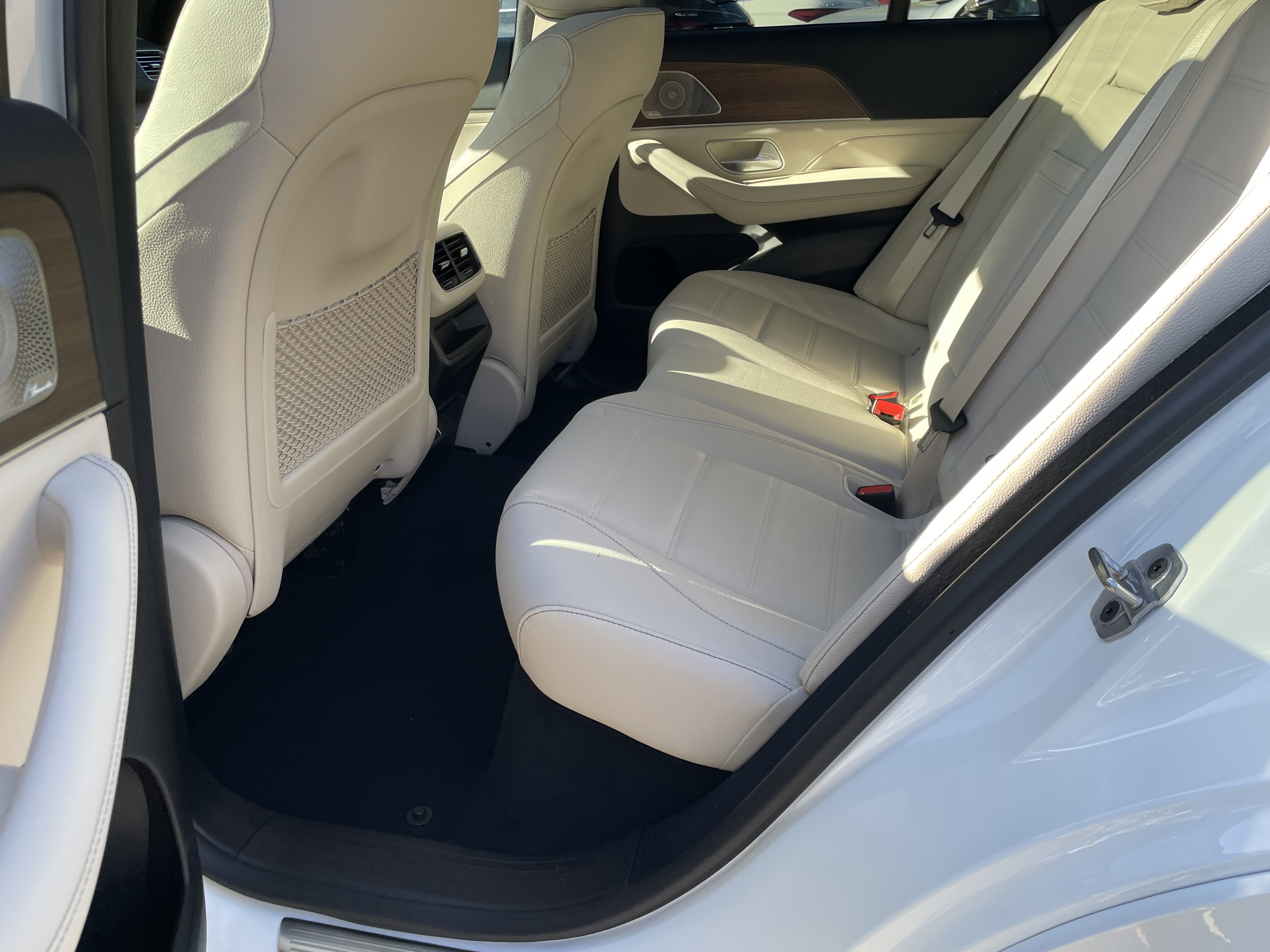 New 2026 Polar White Mercedes-Benz GLE 450 4MATIC® Coupe image 35