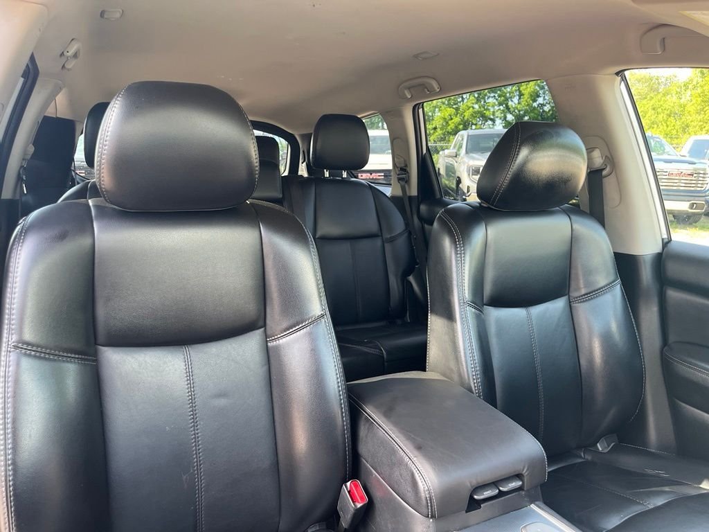 Used 2020 Brilliant Silver Metallic Nissan SL image 38