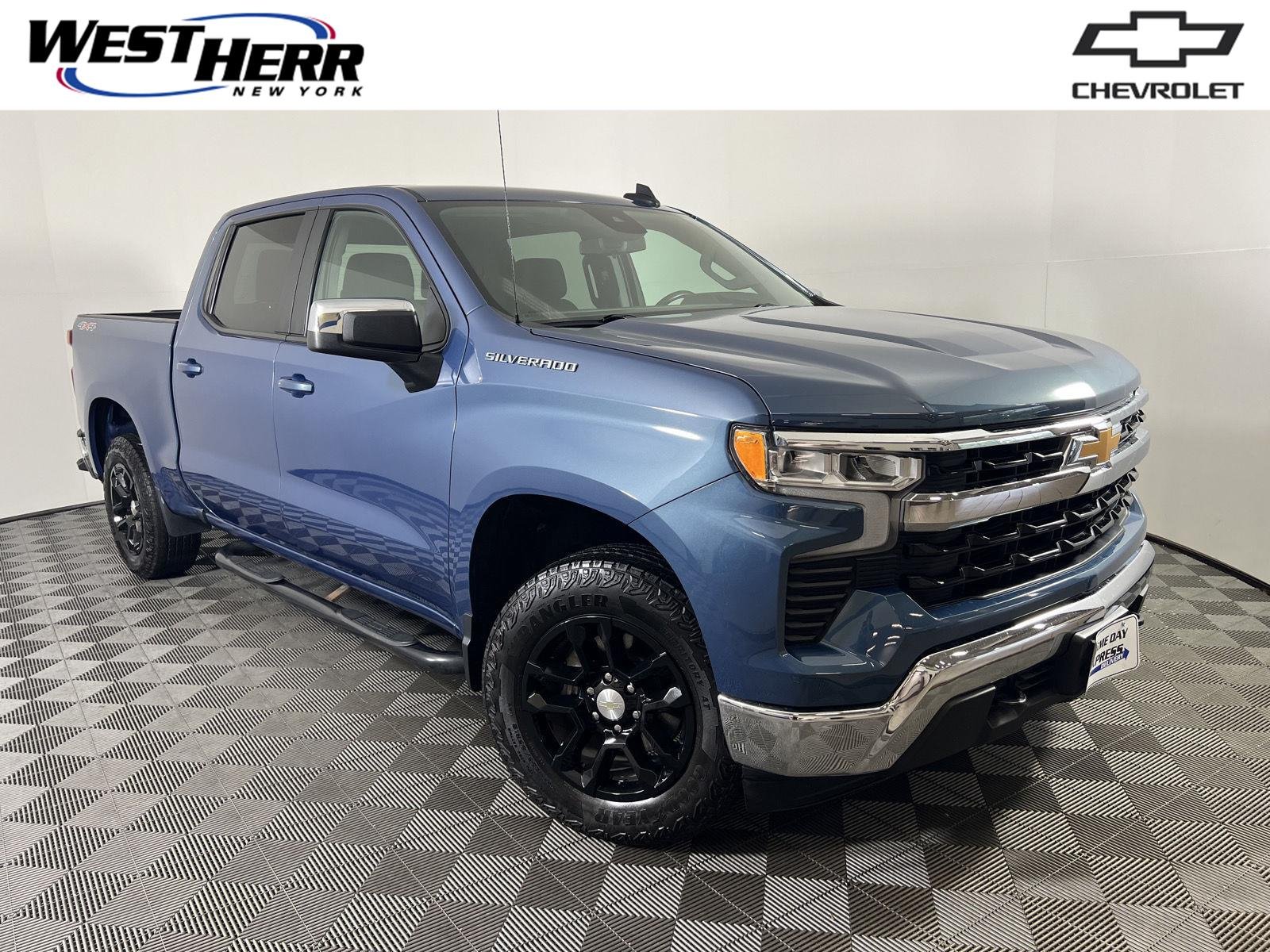 Used 2024 Lakeshore Blue Metallic Chevrolet LT image 1