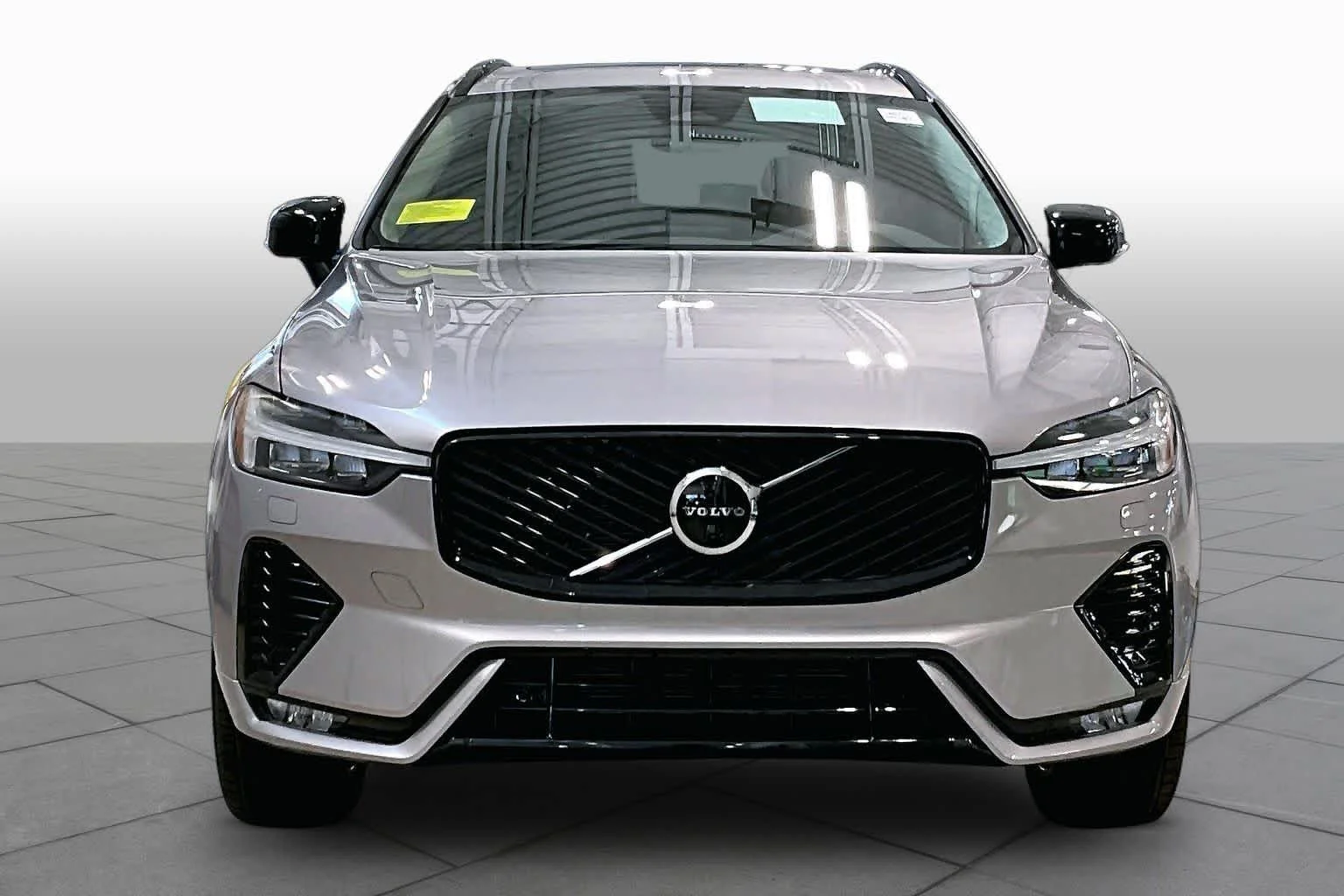 New 2026 AURORA SILVER Volvo Plus image 2