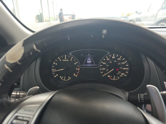 Used 2017 White Nissan 2.5 SR image 19