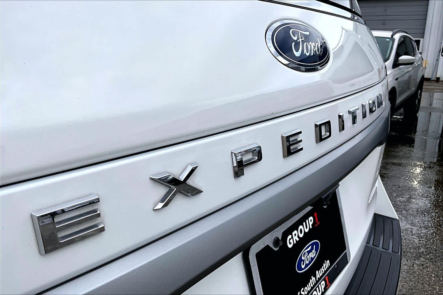 Used 2024 Star White Metallic Tri-Coat Ford XLT image 10