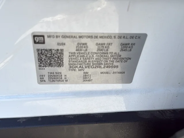 Used 2024 White GMC SLT image 16