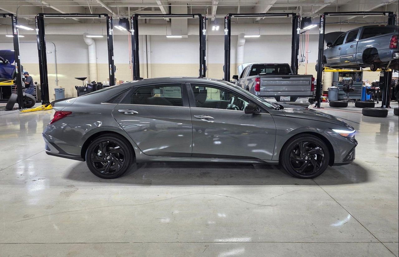 New 2026 Amazon Gray Hyundai SEL Sport image 8