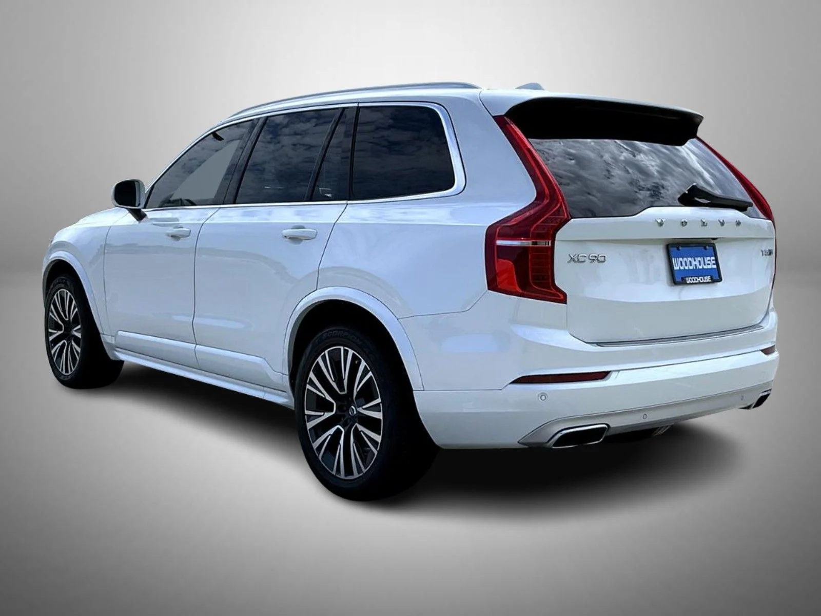 Used 2020 White Volvo T5 Momentum image 7