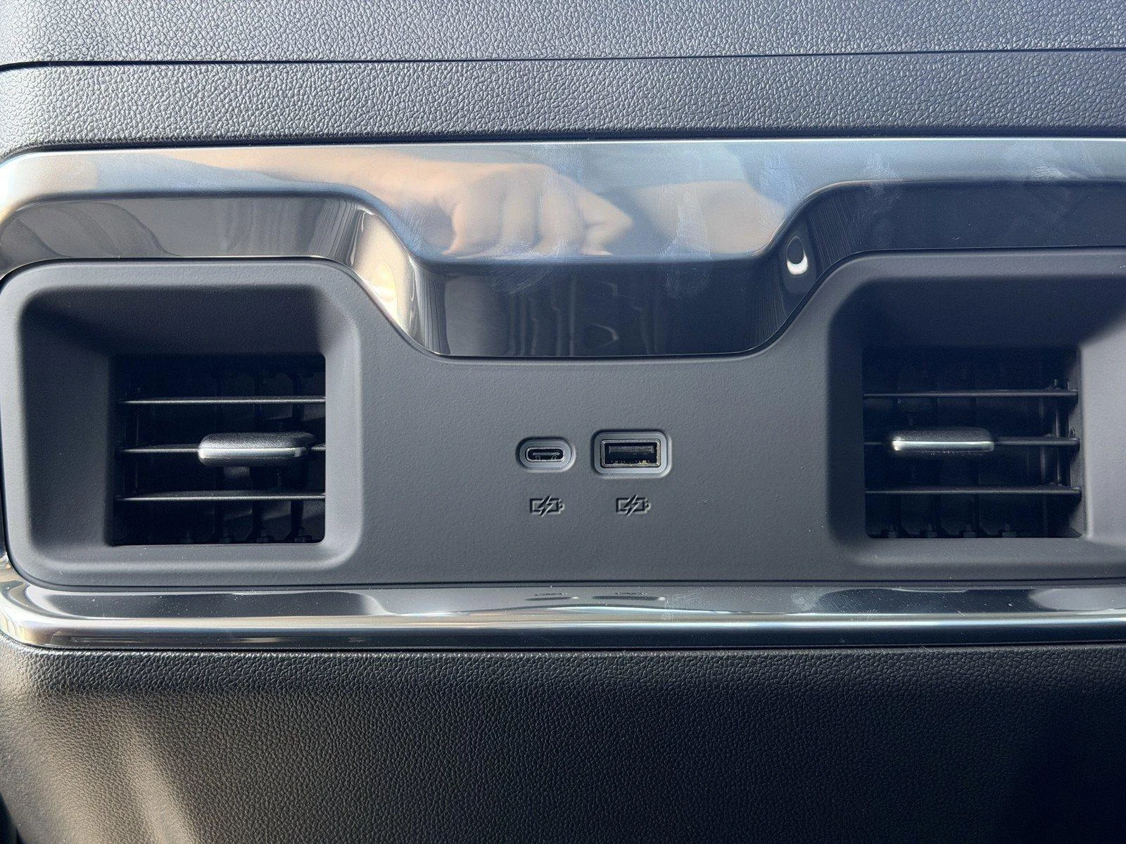 New 2026 Summit White GMC Elevation image 15