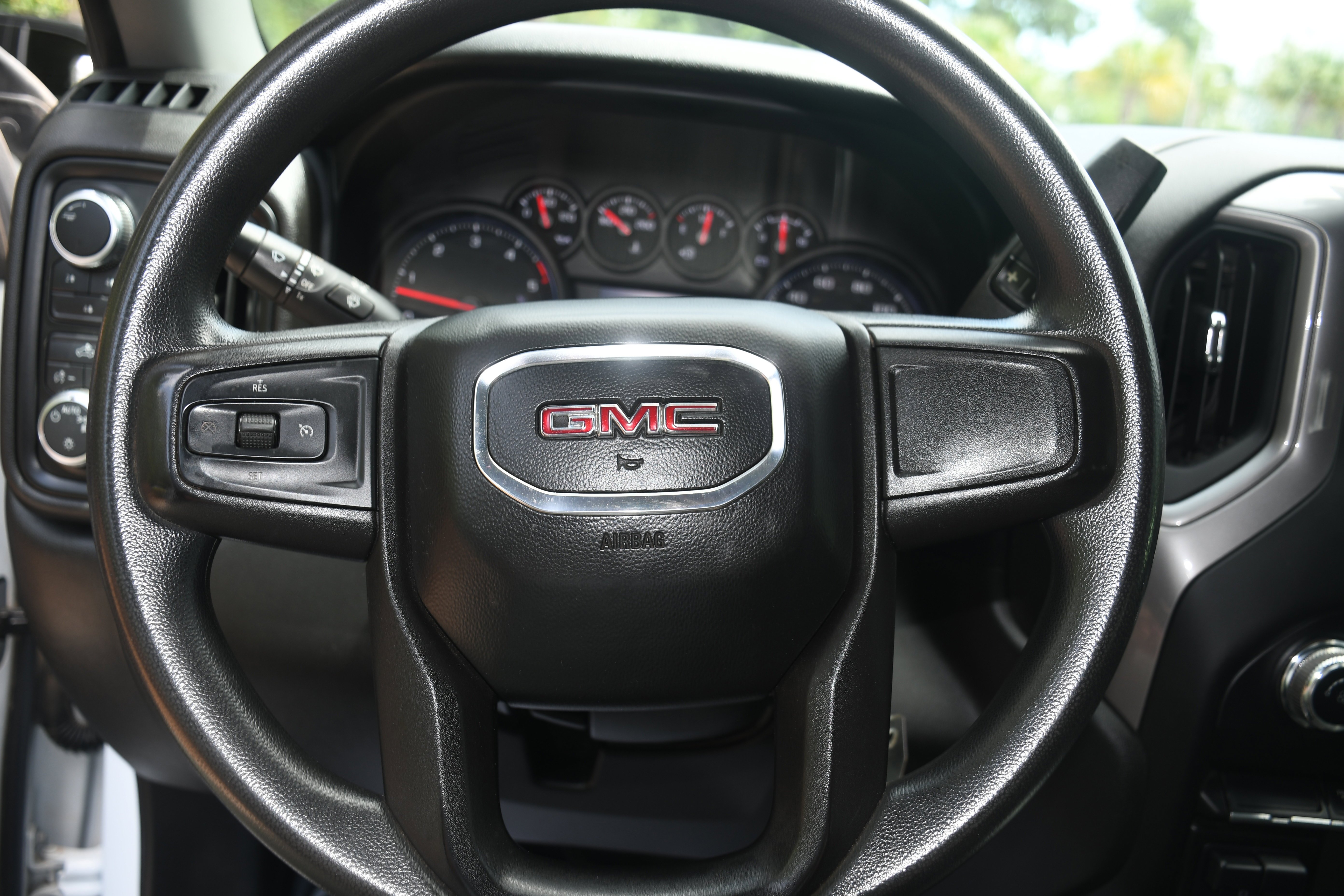 Used 2022 White GMC Pro image 11