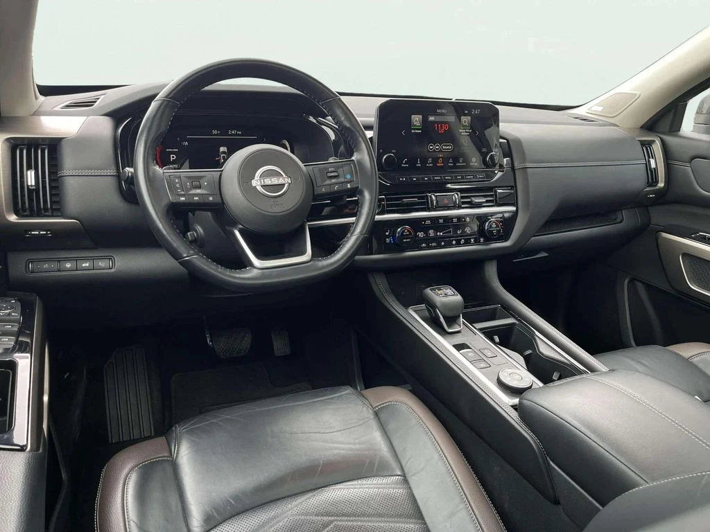 Used 2022 Super Black Nissan Platinum image 30