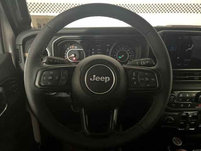 New 2026 Bright White Clear-Coat Exterior Paint Jeep Sahara image 41