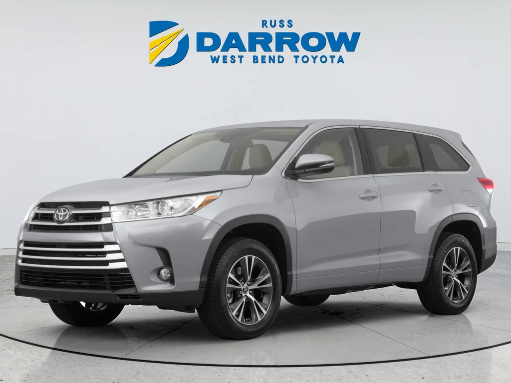 Used 2017  Toyota XLE image 1