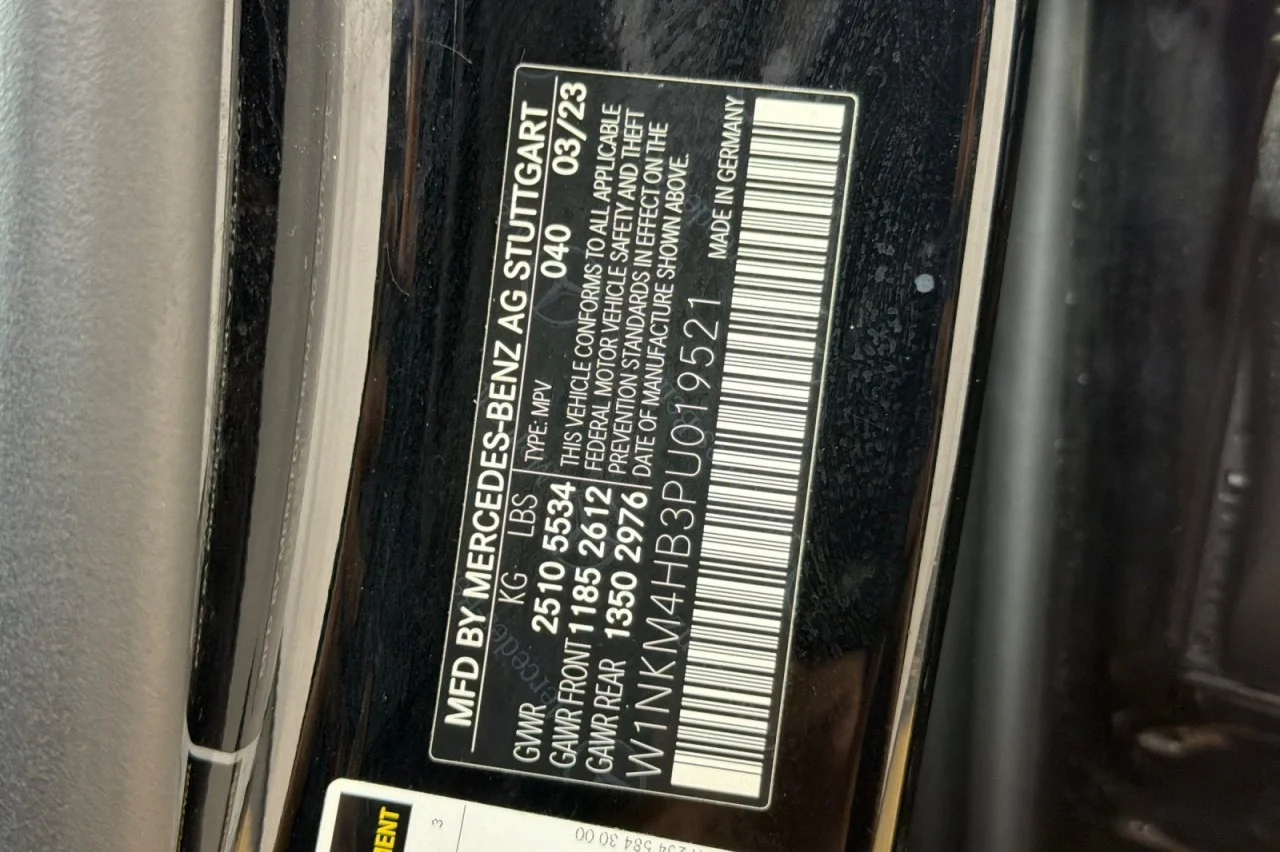 Used 2023 Black Mercedes-Benz GLC 300 image 27