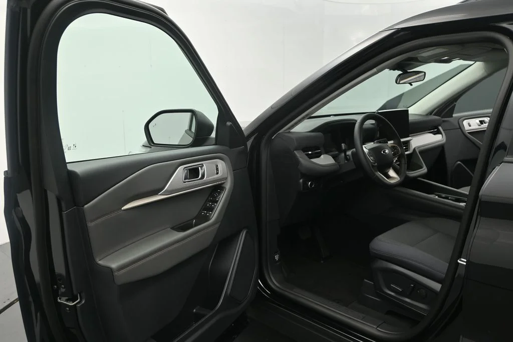 New 2026 Agate Black Metallic Ford Active image 12