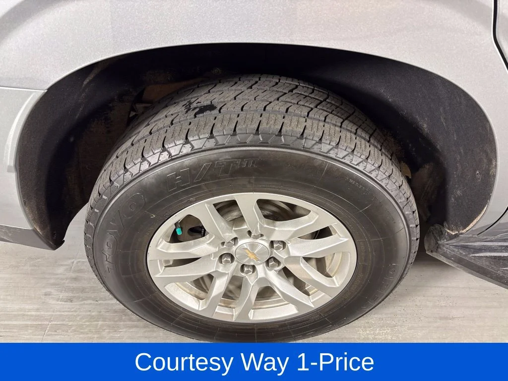 Used 2023 STERLING GRAY METALLIC Chevrolet LT image 13