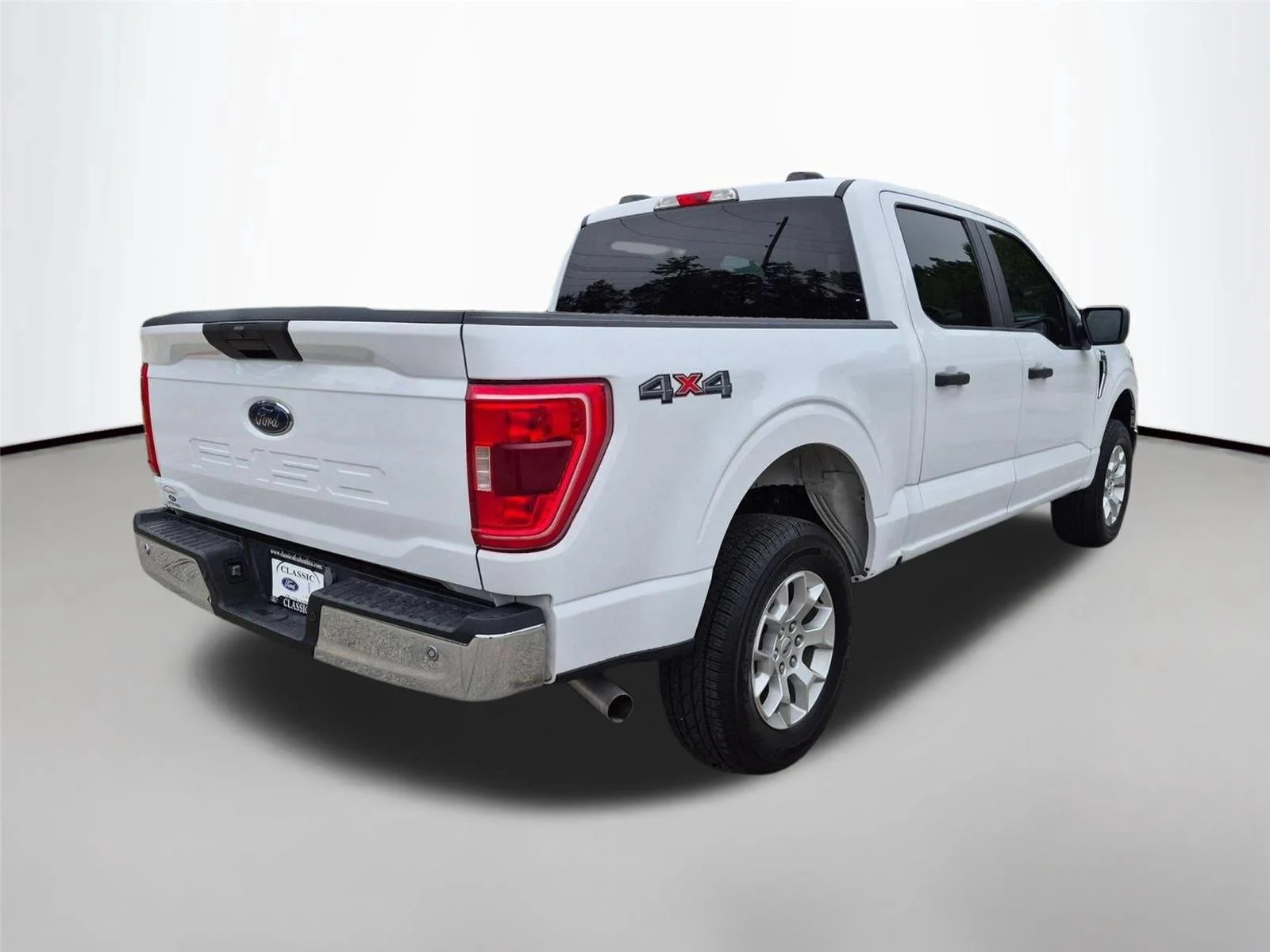 Used 2023 Oxford White Ford XLT image 5