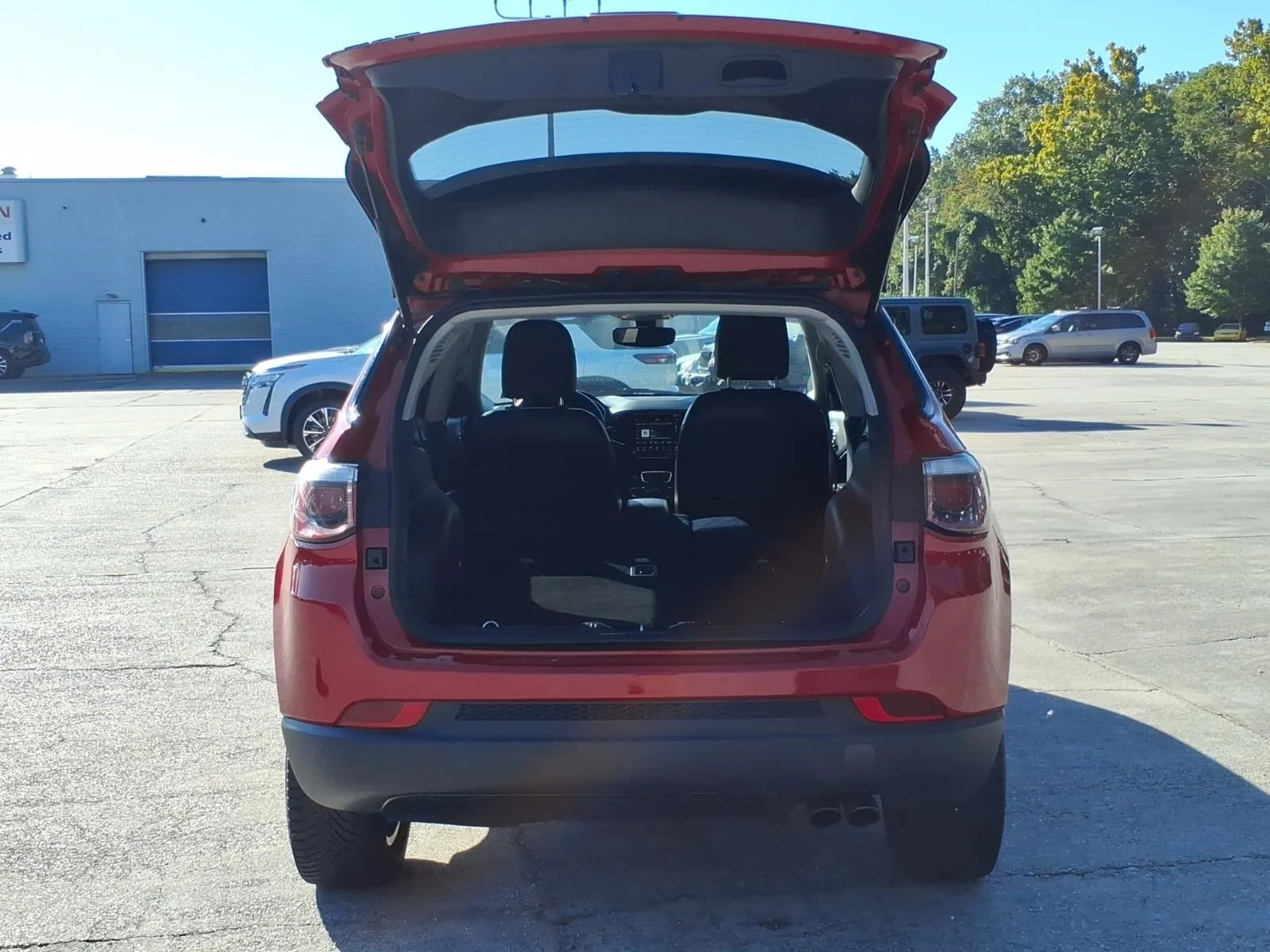 Used 2018 Redline Pearlcoat Jeep Altitude image 24