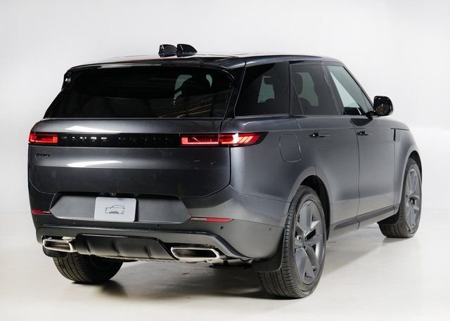 New 2026 Carpathian Grey Land Rover SE image 2