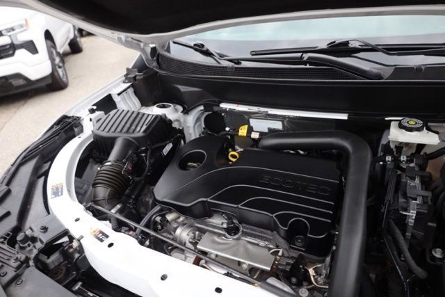 Used 2025 White Chevrolet LT image 34