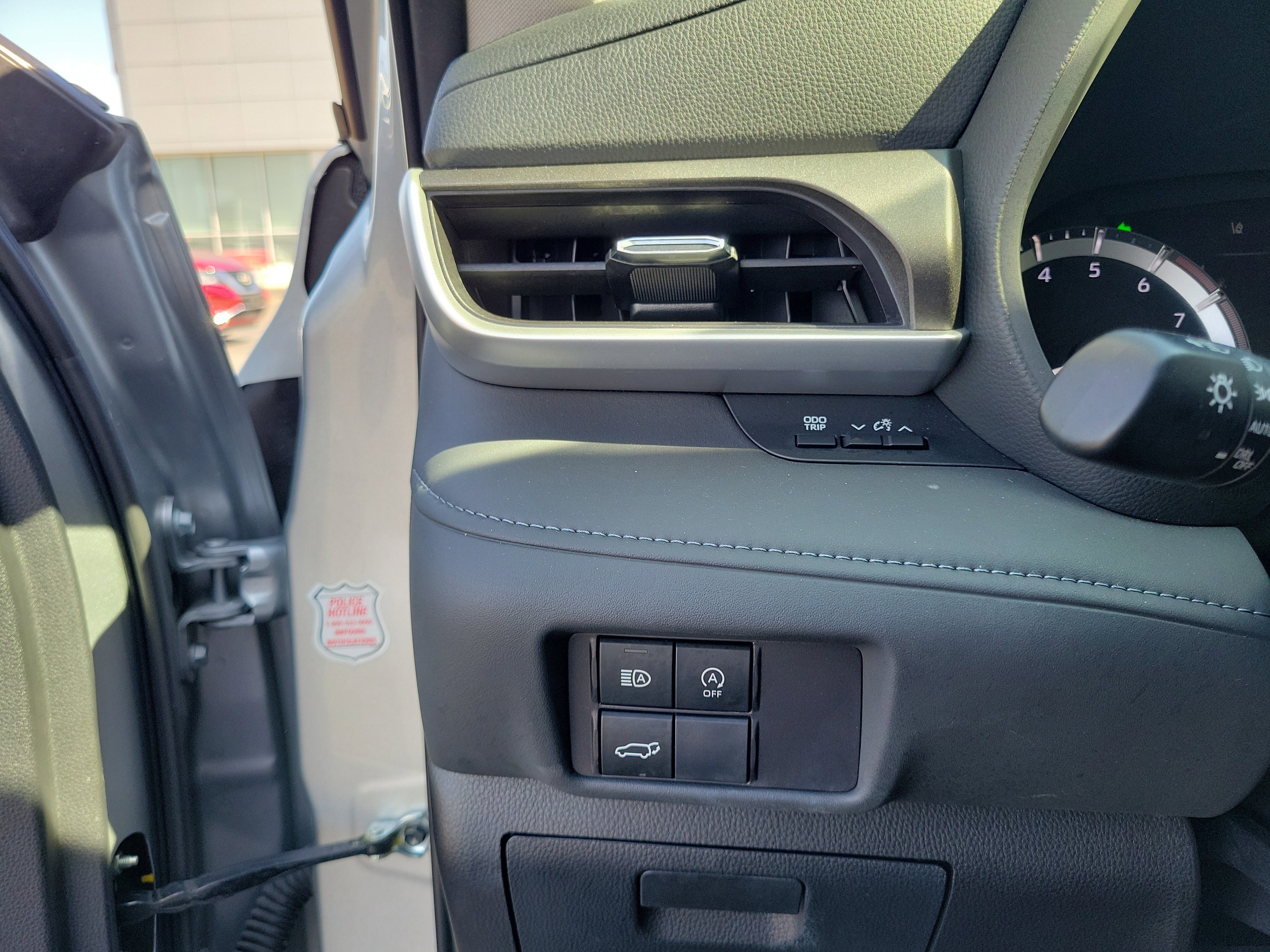 2024 Toyota Highlander LE - Photo 20