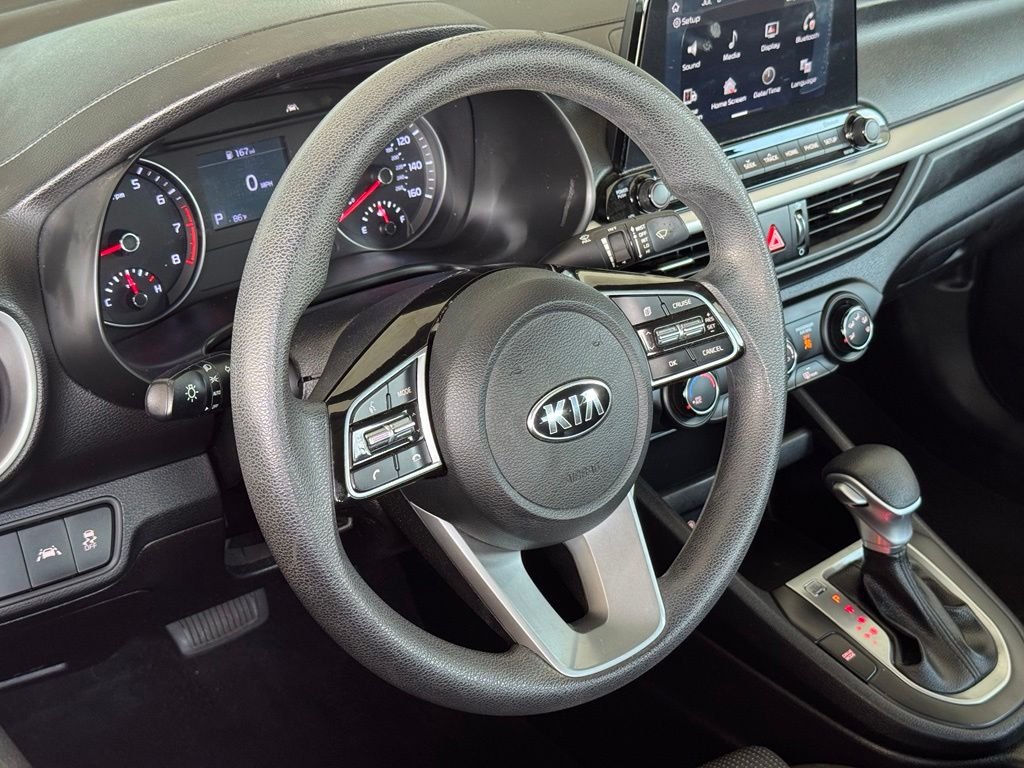 Used 2020 Red Kia LXS image 16