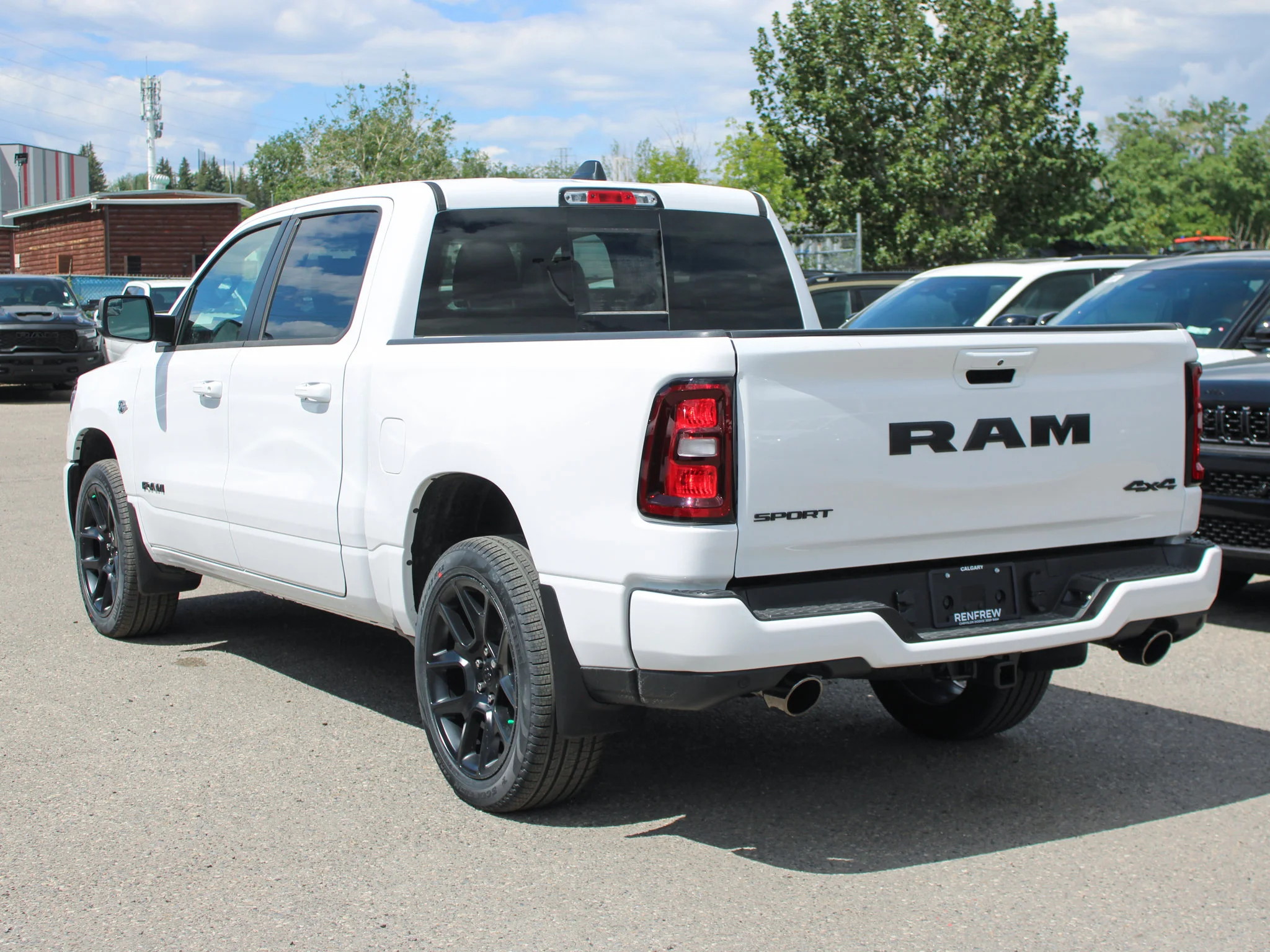 New 2026 White RAM Sport* HEMI V8 image 3