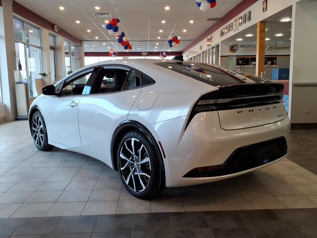 New 2026 Wind Chill Pearl Toyota XSE image 3