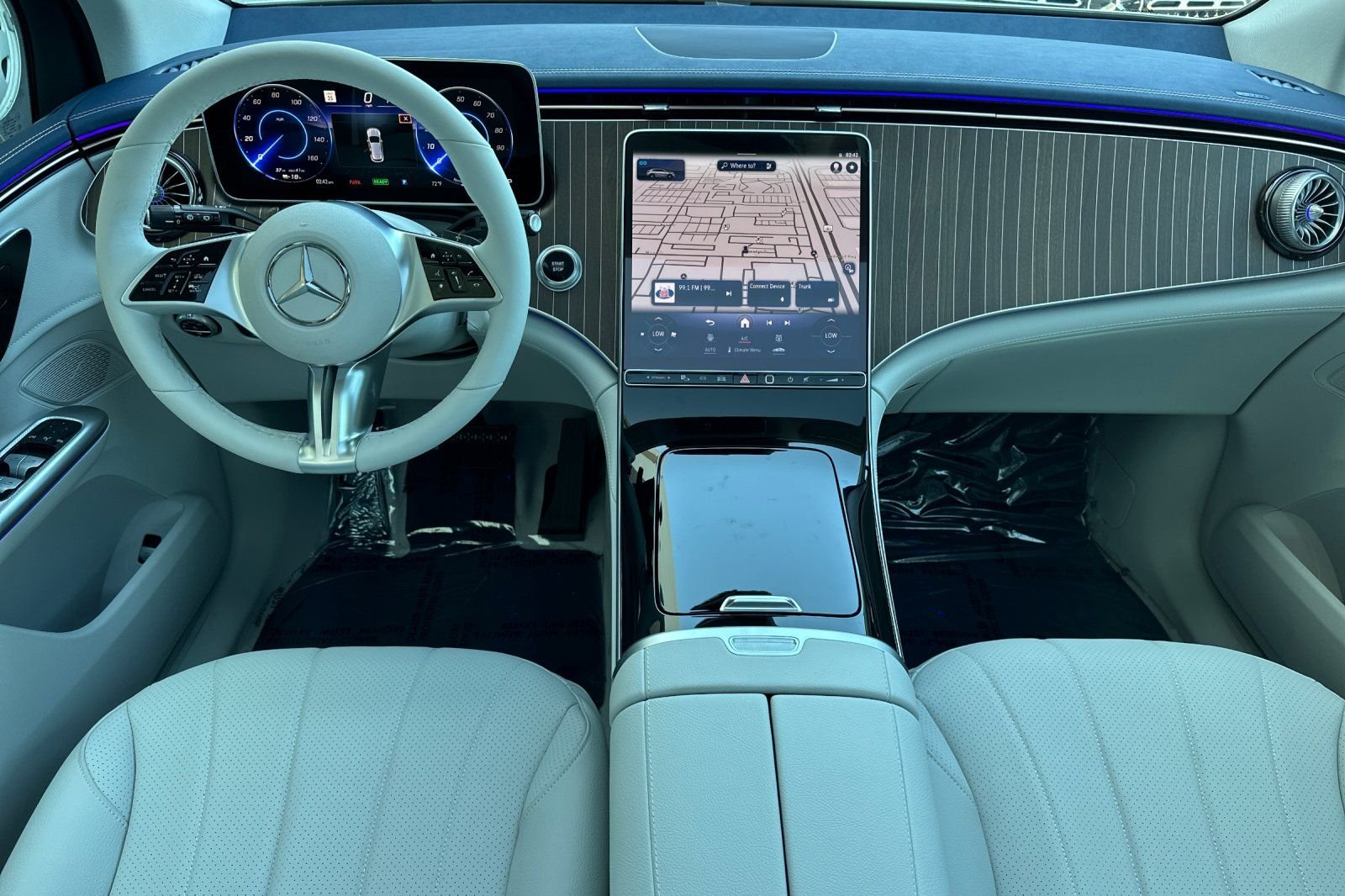 New 2026 White/off-white Mercedes-Benz 320 SUV image 13