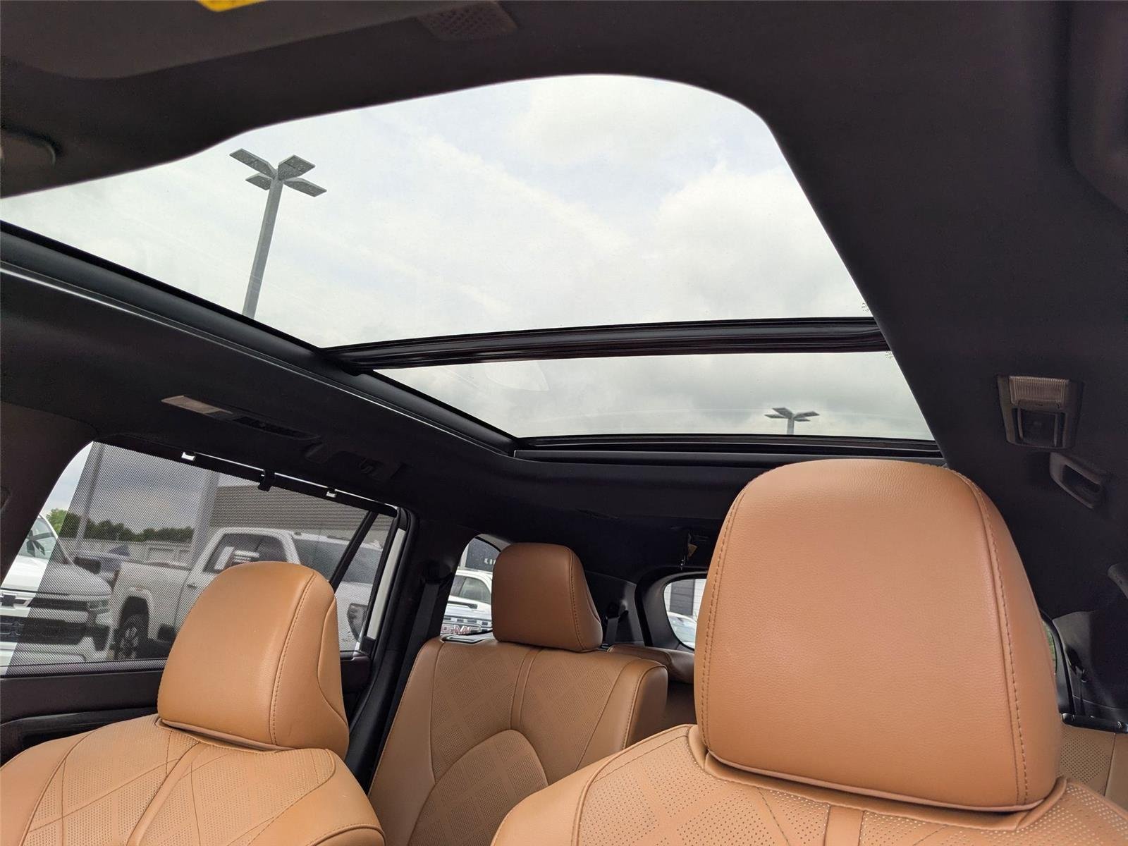 Used 2022 Wind Chill Pearl Toyota Platinum image 23