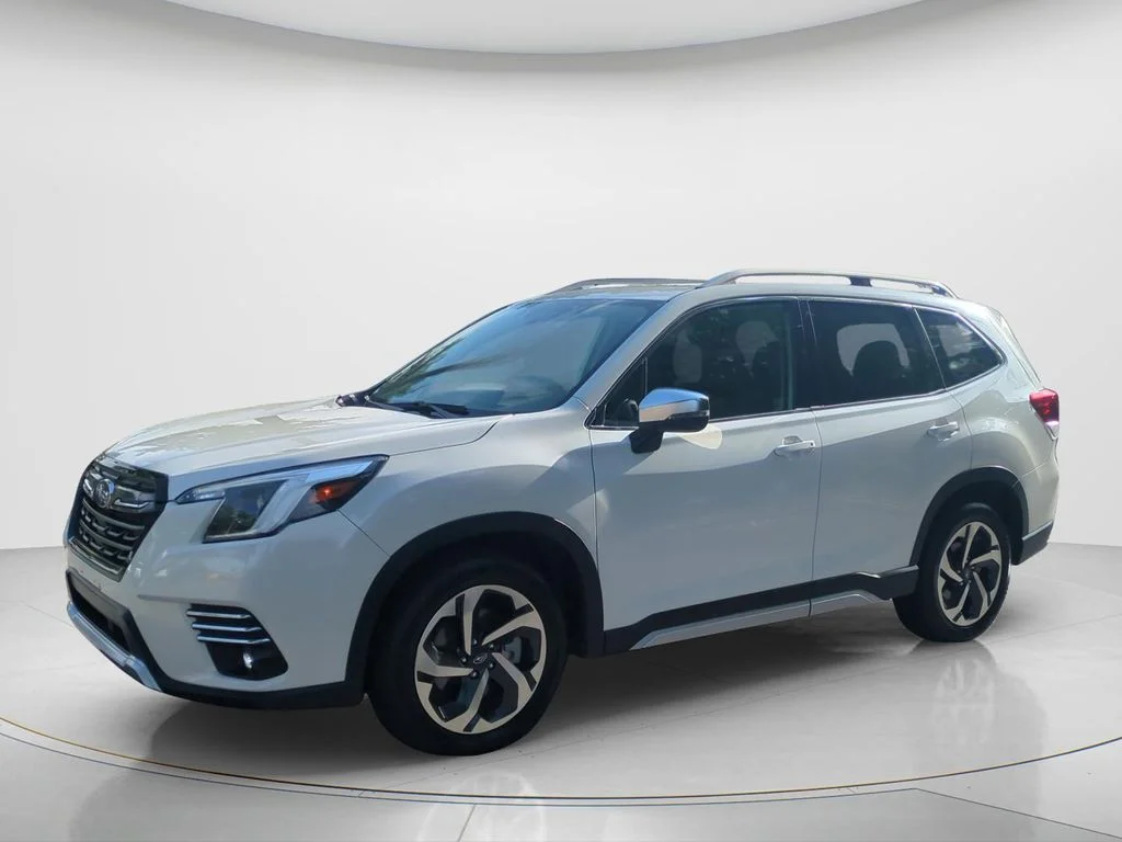 2022 Subaru Forester Touring's photo