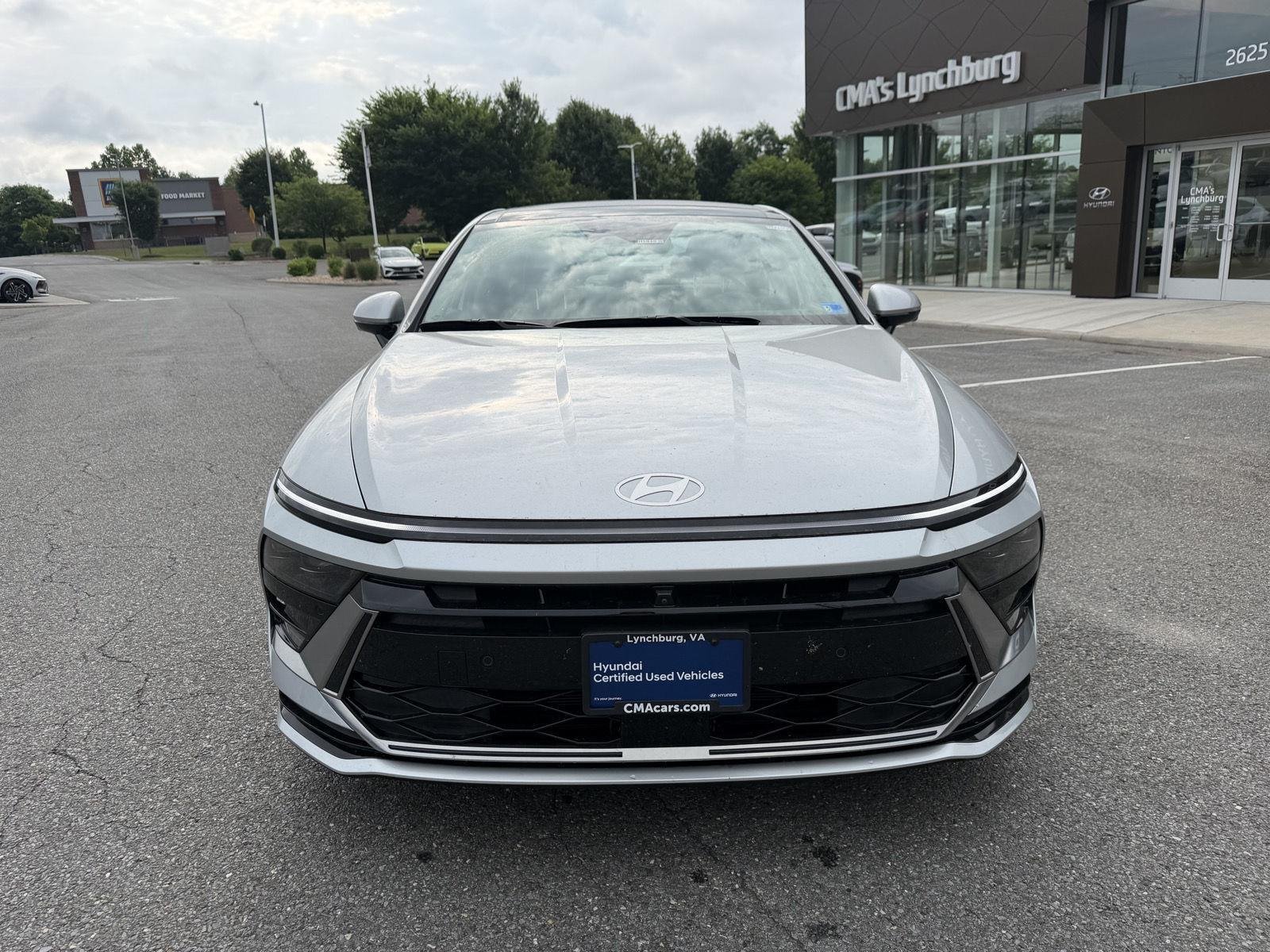 Used 2025 Aero Silver Hyundai Limited image 2